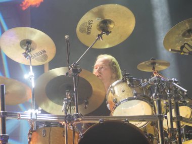 SAO PAULO, Brezilya - 04 / 27 / 2024 - Epica, 27 Nisan 2024 Cumartesi günü Sao Paulo 'nun batı tarafındaki Latin Amerika Anıtı' nda düzenlenen Yaz Esintisi Festivali 'nin ikinci gününde sahne aldı.. 