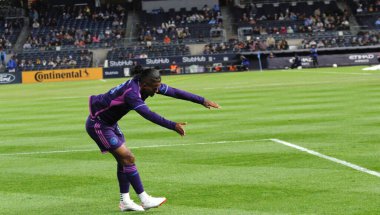 NYCFC, Charlotte FC 'ye karşı. 27 Nisan 2024, New York, ABD: Charlotte 'lu Kerwin Vargas (18) ilk golü attı ve NYCFC ile Charlotte FC arasında oynanan futbol maçında takım arkadaşlarıyla birlikte 10. 