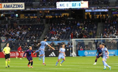 NYCFC, Charlotte FC 'ye karşı. 27 Nisan 2024, New York, ABD: NYCFC ve Charlotte FC arasındaki futbol maçı New York Yankee Stadyumu 'ndaki Major League Soccer' ın 10. maçı için geçerlidir. Son 5 yılda baştan başa rekor kırdım.