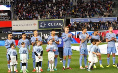 NYCFC, Charlotte FC 'ye karşı. 27 Nisan 2024, New York, ABD: NYCFC ve Charlotte FC arasındaki futbol maçı New York Yankee Stadyumu 'ndaki Major League Soccer' ın 10. maçı için geçerli.