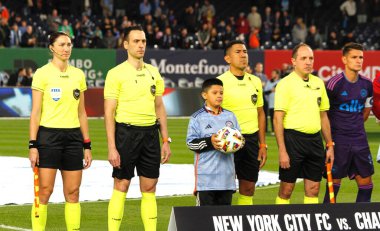 NYCFC, Charlotte FC 'ye karşı. 27 Nisan 2024, New York, ABD: NYCFC ve Charlotte FC arasındaki futbol maçı New York Yankee Stadyumu 'ndaki Major League Soccer' ın 10. maçı için geçerlidir. Son 5 yılda baştan başa rekor kırdım.