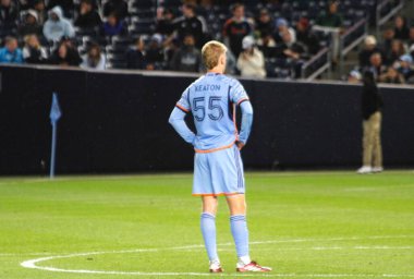 NYCFC, Charlotte FC 'ye karşı. 27 Nisan 2024, New York, ABD: NYCFC 'li Keaton Parks (55), NYCFC ile Charlotte FC arasında oynanan futbol maçı sırasında Yankee Stadyumu' nda oynanan 10. 