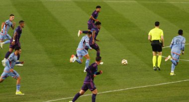 NYCFC, Charlotte FC 'ye karşı. 27 Nisan 2024, New York, ABD: NYCFC 'li Alonso Martinez (16), NYCFC ile Charlotte FC arasında oynanan maçın 93. dakikasında Major League Soccer' ın 10. maçı için geçerli olan galibiyet golünü attı. 