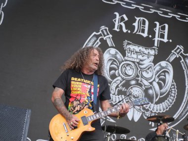 SAO PAULO, Brezilya 04 / 28 / 2024 - Ratos de Porao grubu, 28 Nisan 2024 Pazar günü Sao Paulo 'nun batı tarafındaki Latin Amerika Anıtı' nda düzenlenen Yaz Esintisi Festivali 'nin son gününde sahne aldı.. 