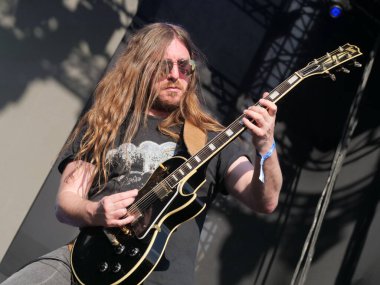 SAO PAULO, Brezilya 04 / 28 / 2024 - Carcas grubu, Sao Paulo 'nun batı tarafındaki Memorial da America Latina' da düzenlenen Yaz Esintisi Festivali 'nin son gününde bu Pazar, 28 Nisan 2024. 