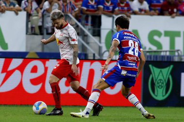 ForTALEZA (CE), 04 / 28 / 2024 Fortaleza 'dan Pedro Augusto, Fortaleza ve Bragantino arasında oynanan 2024 Brezilya Şampiyonası Serie A' nın 3. turu için geçerli olan maçta, Arena Castelao 'da yer aldı.
