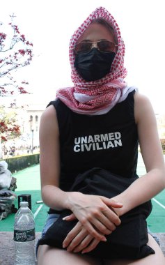 Kolombiya Üniversitesi Kampüsü 'nde İsrail karşıtı protesto ve kampa son teslim tarihi verildi. 29 Nisan 2024, New York, ABD: Çok sayıda Kolombiya Üniversitesi öğrencisi, özgür Filistin ve Siyonist işgalden kurtulmak istiyor.