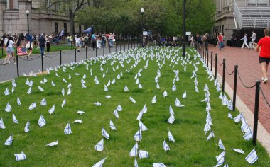 Kolombiya Üniversitesi Kampüsü 'nde İsrail karşıtı protesto ve kampa son teslim tarihi verildi. 29 Nisan 2024, New York, ABD: Çok sayıda Kolombiya Üniversitesi öğrencisi, özgür Filistin ve Siyonist işgalden kurtulmak istiyor.