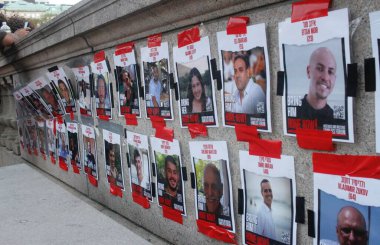 Kolombiya Üniversitesi Kampüsü 'nde İsrail karşıtı protesto ve kampa son teslim tarihi verildi. 29 Nisan 2024, New York, ABD: Çok sayıda Kolombiya Üniversitesi öğrencisi, özgür Filistin ve Siyonist işgalden kurtulmak istiyor.