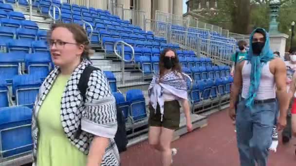 Israel Protest Encampment Deadline Vid Columbia University Campus Defied April — Stockvideo
