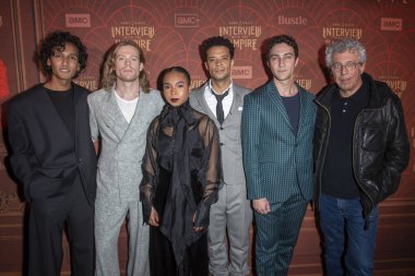 30 Nisan 2024: New York, ABD - (L-R) Assad Zaman, Sam Reid, Delainey Hayles, Jacob Anderson, Luke Brandon Field ve Eric Bogosian AMC Networks Anne Rice 'ın The Vampire Hotel 2.. 