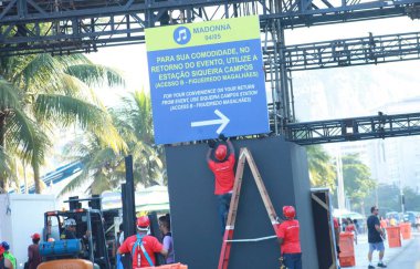 RIO DE JANEIRO (RJ), Brezilya 04 / 30 / 2024 Şarkıcı Madonna 'nın Rio de Janeiro' daki performansı ekonomiye 300 milyon dolar taşıyacak ve profesyonel alanlarda iş ve gelir sağlayacak