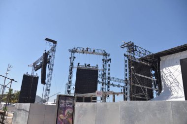 Rio de Janeiro (RJ), Brezilya 05 / 01 / 2024 - Madonna 'nın gösterisi için sahne yapısının Meclisi, bu Pazar (RJ) Copacabana' da. Madonna 'nın Rio' daki gösterisinin etrafındaki 2 metrelik 