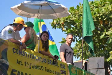 Rio de Janeiro (RJ), 05 / 01 / 2024 - Copacabana, Rio de Janeiro, 1. Bolsonaro protestocuları İşçi Bayramı 'nı kutluyor ve ifade özgürlüğü talep ediyorlar. 