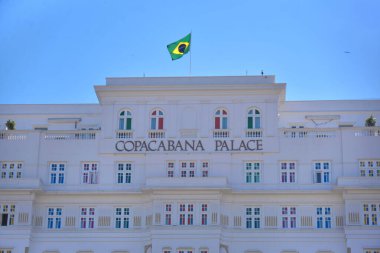 Rio de Janeiro (RJ), 05 / 01 / 2024 - Rio de Janeiro, 1. Pazar günü. Copacabana Palace Oteli 'nde Brezilya bayrağı. 