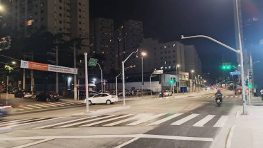 Sao Paulo (SP), 04.30.2024 - The city of Sao Paulo handed over the first part of the works on the new Avenida Santo Amaro. The works included modernizing lighting, widening the avenue and new bus stops.  clipart