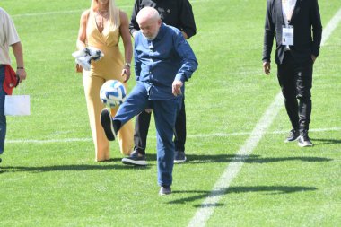 Sao Paulo (SP), 01 / 05 / 2024 - Brezilya Cumhuriyeti Başkanı Luiz Inacio Lula da Silva (PT), yardımcısı Geraldo Alckmin (PSB) ile birlikte Neo Quimica Arena 'nın çimlerini ziyaret etti. 