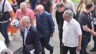 Sao Paulo (SP), 01 / 05 / 2024 - Brezilya Cumhuriyeti Başkanı Luiz Inacio Lula da Silva (PT), yardımcısı Geraldo Alckmin (PSB) ile birlikte Neo Quimica Arena 'nın çimlerini ziyaret etti. 