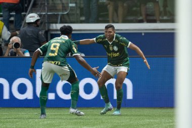 Sao Paulo (SP), Brezilya 05 / 02 / 2024 - Rony, Palmeiras ve Botafogo-SP arasında oynanan ve 2024 Brezilya Futbol Kupası 'nın üçüncü etabı için geçerli olan maçta golünü kutluyor.