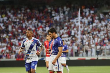 CURITIBA (PR), 04 / 05 / 2024 - FOOTBALL / PARANENSE 2ND BÖLÜMÜ / PARANION / PARANA / NATIONAL - throw, Parana ve Nacional arasında oynanan 2. Lig Parana Şampiyonası birinci turu için oynanan maçta, bu Cumartesi öğleden sonra, Curitiba 'daki Ligga Arena' da 