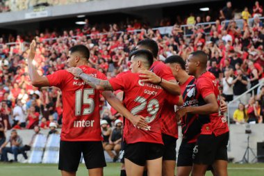 CURITIBA (PR), 05 / 05 / 2024 Oyuncu Mateo ve Leo Godoy, Brezilya Şampiyonası 'nın beşinci turunda Vasco' ya karşı oynanan Athletico PR maçı sırasında Athletico PR adına bir gol attılar.