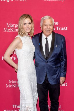 2 Mayıs 2024, New York, ABD: Dana Blumberg ve Robert Kraft 2 Mayıs 2024 tarihinde New York 'ta bulunan Cipriani South Street' te King 's Trust Global Gala 2024' e katıldılar.. 