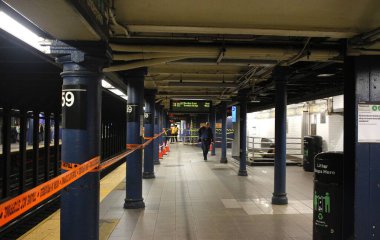 59. Cadde Metro Yürüyen merdiveninin değiştirilmesi istasyonun bir kısmının yasaklanmasına yol açtı.
