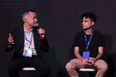 Sao Paulo (SP), 05 / 07 / 2024 Rodrigo Vicentini (solda), NBA Brezilya başkanı, ve Nino Pavolini, eSports oyuncusu - Panel eSport: eSports: Eriay Romera Troya 'nın katılımıyla gerçekten bir spor mu?