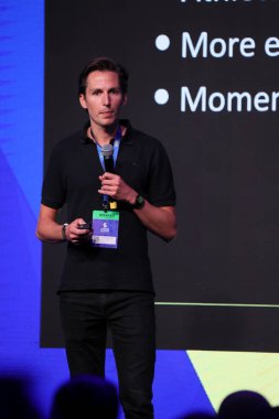 Sao Paulo (SP), 05 / 07 / 2024 Panel 433: Spor Zirvesi 'nin 2.' sinde İş Geliştirme Direktörü Lucas Bugter 'ın katılımıyla dünyanın en büyük futbol topluluğu