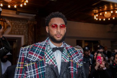  Pierre Oteli: 2024 Met Gala Gidiş. 06 Mayıs 2024, New York, New York, ABD: Ben Simmons, Pierre Hotel 'den 2024' e hareket ediyor..  