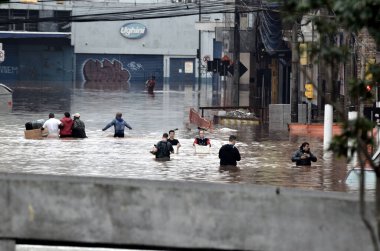 Porto Alegre (SC), Brezilya 05 / 08 / 2024 Tarihsel Merkezi ve Porto Alegre kentinin Güney Bölgesi bölgesinde bu Çarşamba günü meydana gelen sel felaketlerinin kaydı 