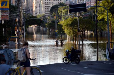 Porto Alegre (SC), Brezilya 05 / 08 / 2024 Tarihsel Merkezi ve Porto Alegre kentinin Güney Bölgesi bölgesinde bu Çarşamba günü meydana gelen sel felaketlerinin kaydı 