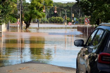 Porto Alegre (SC), Brezilya 05 / 08 / 2024 Tarihsel Merkezi ve Porto Alegre kentinin Güney Bölgesi bölgesinde bu Çarşamba günü meydana gelen sel felaketlerinin kaydı 