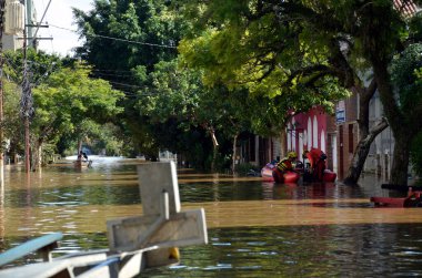 Porto Alegre, Rio Grande do Sul (RS), 05 / 09 / 2024 Kuzey Bölgesi ve Porto Alegre belediyesinin Güney Bölgesi 'nde çalışan gönüllü işçiler, Perşembe (9)). 