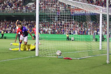 CURITIBA (PR), 05 / 11 / 2024 Liliu, Parana ile Apucarana arasında oynanan maçta 2024 İkinci Lig Parana Şampiyonası 'nın 2. turu için attığı golü kutladı.