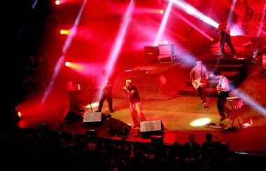 RIO DE JANEIRO (RJ), 05 / 11 / 2024 - SHOW / LAGUM / VIVO RIO - Banda Lagum, taraftarların katılımıyla bu Cumartesi (11) Rio 'nun güney bölgesindeki Flamengo parkındaki Vivo Rio' da bir konser verdi..