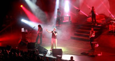 RIO DE JANEIRO (RJ), 05 / 11 / 2024 - SHOW / LAGUM / VIVO RIO - Banda Lagum, taraftarların katılımıyla bu Cumartesi (11) Rio 'nun güney bölgesindeki Flamengo parkındaki Vivo Rio' da bir konser verdi..