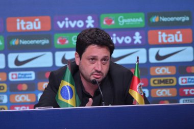 Rio de Janeiro (RJ), 10 / 05 / 2024 - ARKADAŞLIK MATCH / KADIN SELEKSİYONU / CBF: Koç Arthur Elias, Jamaika 'ya karşı bu Cuma günü, Brezilya Futbol Konfederasyonu' nun genel merkezinde (CBF)