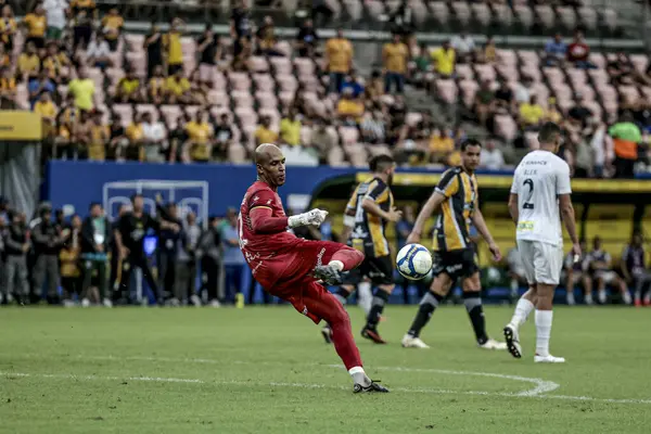 Manaus (AM), 05 / 11 / 2024 - Amazonas FC ile Santos arasında oynanan maçta Marcao, Amazonas kalecisi, Brezilya Şampiyonluk Serisi B 2024 'te oynanan 4. turda geçerli oldu..