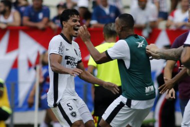Fortaleza (CE), 05 / 12 / 2024 - Fortaleza EC X Botafogo FR - Danilo Barbosa, Fortaleza (CE) ile Fortaleza CE 12 'deki Arena Castelao arasında oynanan karşılaşmada Botafogo' nun ilk golünü kutluyor..