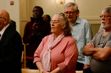 Anneler Günü New York 'ta kutlandı. 12 Mayıs 2024, New York, ABD: Anneler Günü kilise ayini, Papazı Abraham Joseph tarafından New York 'taki Calvary Baptist Kilisesi' nde gerçekleştirildi.