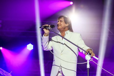 SANTOS (SP), Brezilya 12 / 05 / 2024 - Roberto Carlos bu Pazar Anneler Günü 'nde, Santos' taki Blue Med 'de sahne alacak ve Rio Grande do Sul' daki sellerin kurbanlarına toplam gelirini bağışlayacak. 