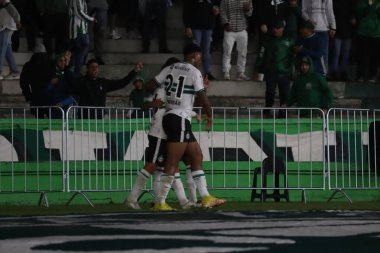 CURITIBA (PR), 14 / 05 / 2024 - FOOTBALL / BRAZILIAN SERIES B / CORITIBA / CORITIBA / Guarani ile Coritiba arasındaki maç, Brezilya B Serisi Şampiyonası 'nın 5. turu için geçerli, 14 Mayıs 2024 Salı gecesi Couto Pereira' da gerçekleşti.