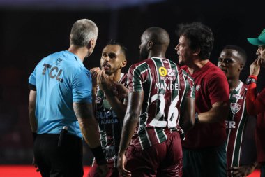Sao Paulo (SP), 05 / 13 / 2024 - Fluminense 'den koç Fernando Diniz, Sao Paulo' dan forvet Luciano ile bir tartışmaya girdi ve Sao Paulo ile Fluminense arasında oynanan maçta büyük bir kafa karışıklığına yol açtı.