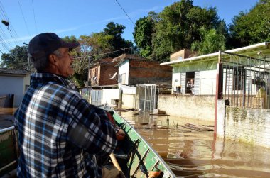 Porto Alegre (SC), Brezilya 05 / 14 / 2024 Vila dos Sargentos, bu Salı günü Porto Alegre belediyesinin Güney Bölgesi 'nde. Bölge sakinlerinin Brezilya ordusunun desteğine ihtiyacı var. 