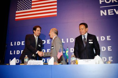 New York (ABD), 05 / 14 / 2024: Joao Doria (sağda), Lide Brazil Yatırım Forumu sırasında Sao Paulo eyaletinin eski valisi, İş Liderleri Lide Grupo tarafından düzenlenen. 