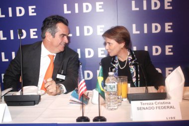 New York (ABD), 05 / 14 / 2024: Lide Brazil Investment Forum kapsamında Lide Business Leaders Group tarafından düzenlenen Lide Brazil Investment Forum sırasında Brezilyalı senatörler Ciro Nogueira (PP-PI) ve Tereza Cristina (PP-MS) konuşmaları. 
