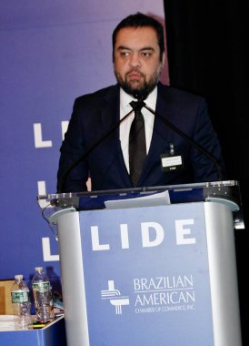 New York (ABD), 05 / 14 / 2024: Lide Brazil Investment Forum sırasında Lide Group of Business Leaders tarafından düzenlenen Rio de Janeiro eyaleti valisi Claudio Castro. 