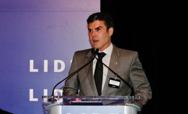 New York (ABD), 05 / 14 / 2024: Lide Brazil Investment Forum sırasında Lide Group of Business Leaders tarafından düzenlenen Para eyaleti valisi Helder Barbalho. 