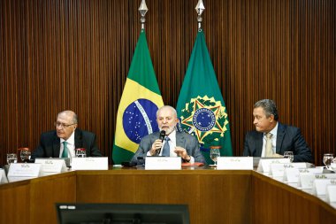 Brasilia (DF), 05 / 13 / 2024: Soldan sağa, Brezilya Cumhuriyeti Başkan Yardımcısı Geraldo Alckmin (PSB), ülkenin cumhurbaşkanı Luiz Inacio Lula da Silva (PT) ve Sivil Saray Başkanı Rui Costa. 